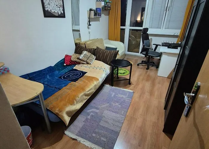 Апартаменти Cosy Spacious - *